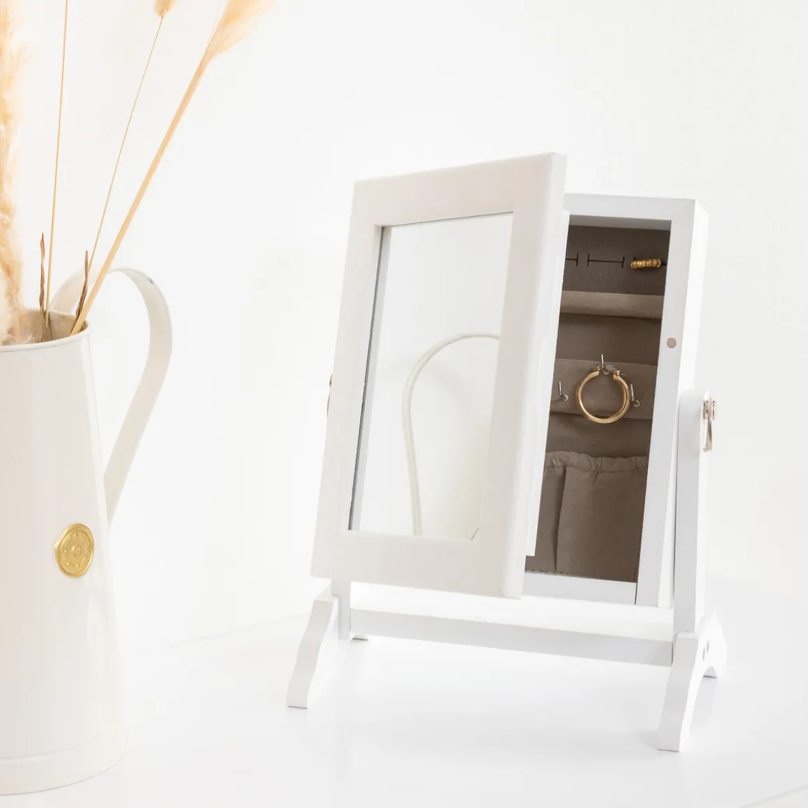 Armoire à bijoux, verre