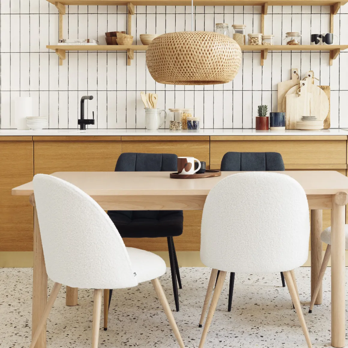 Chaise "Slano", pieds imitation chêne