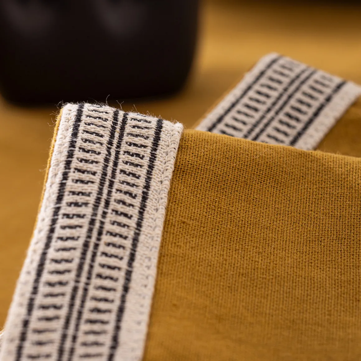 Ensemble nappe et 6 serviettes "Inuit", coton