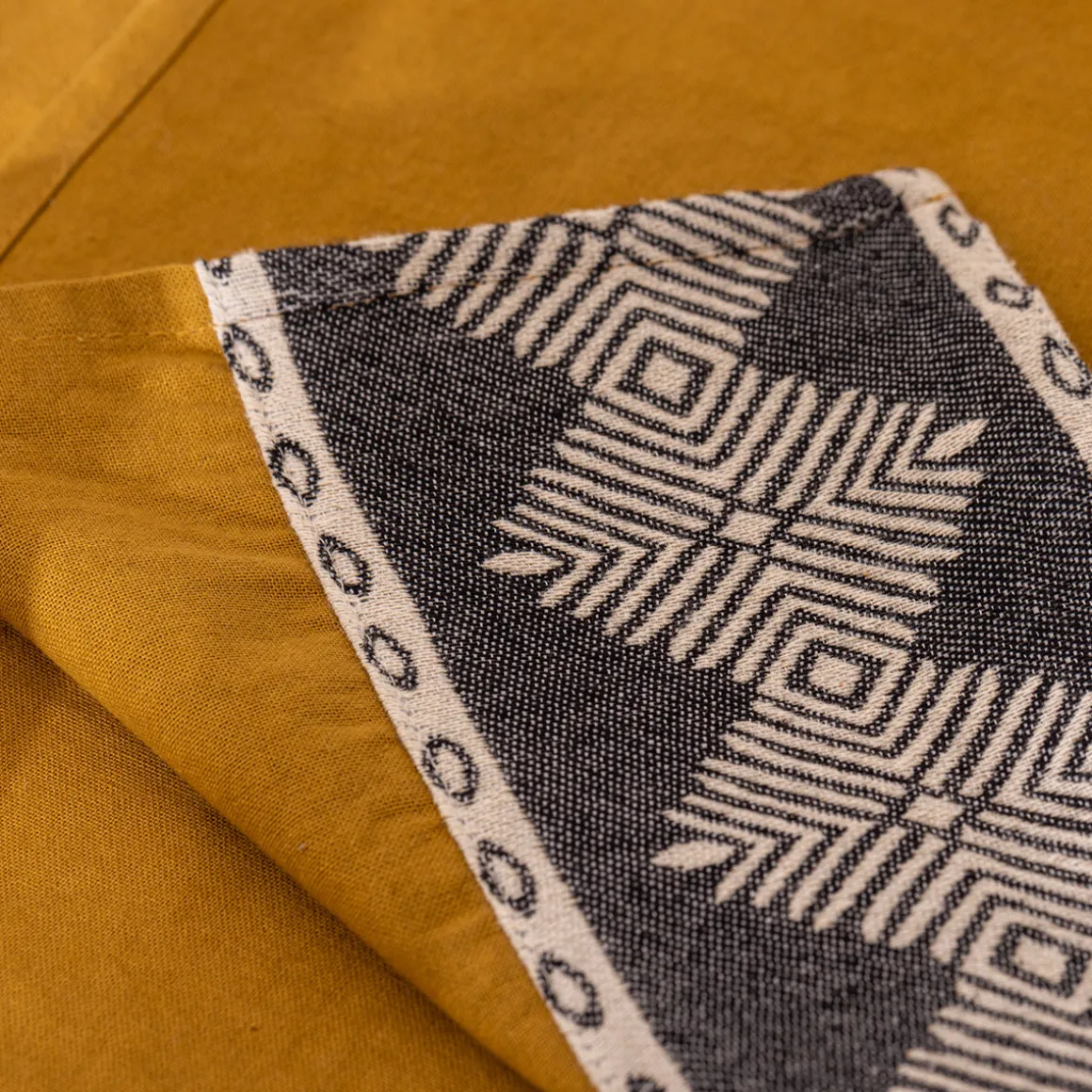 Ensemble nappe et 6 serviettes "Inuit", coton