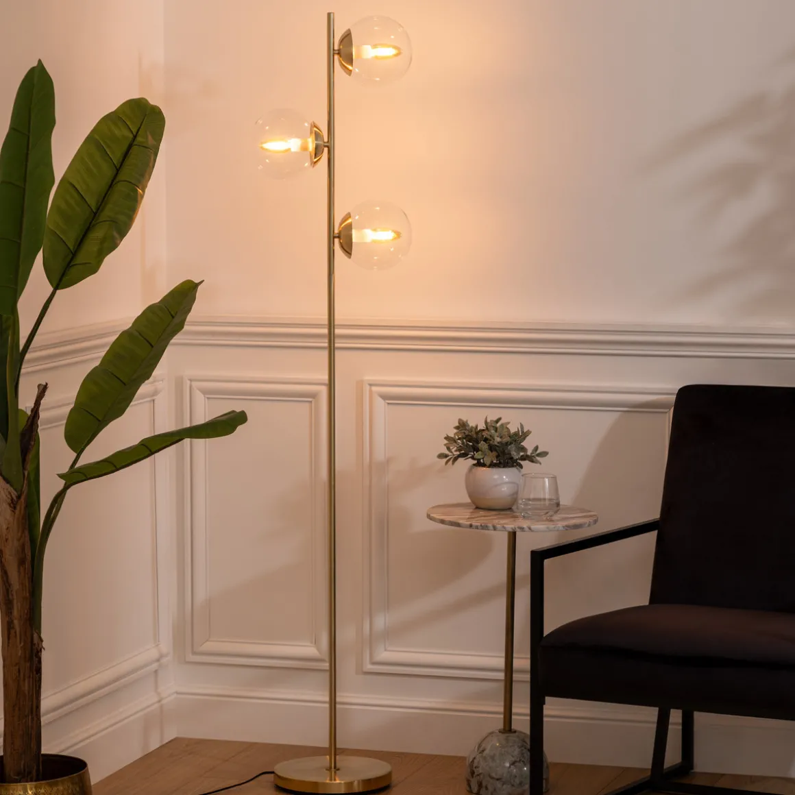 Lampadaire droit "Collectionneur"