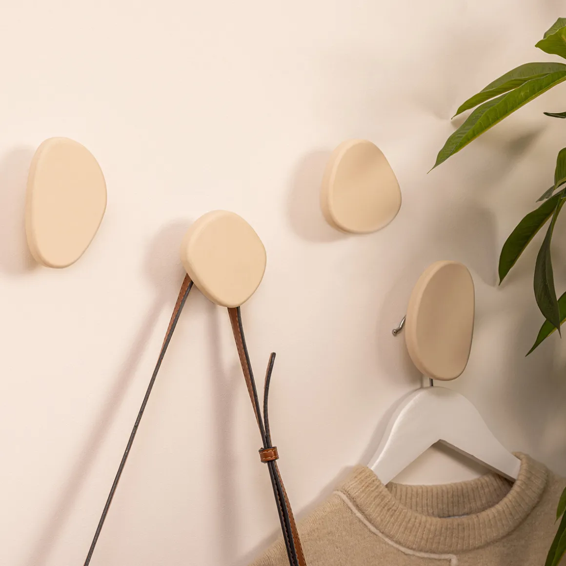 Lot de 4 patères organiques "Karen"