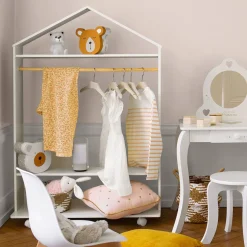 Penderie enfant à roulettes