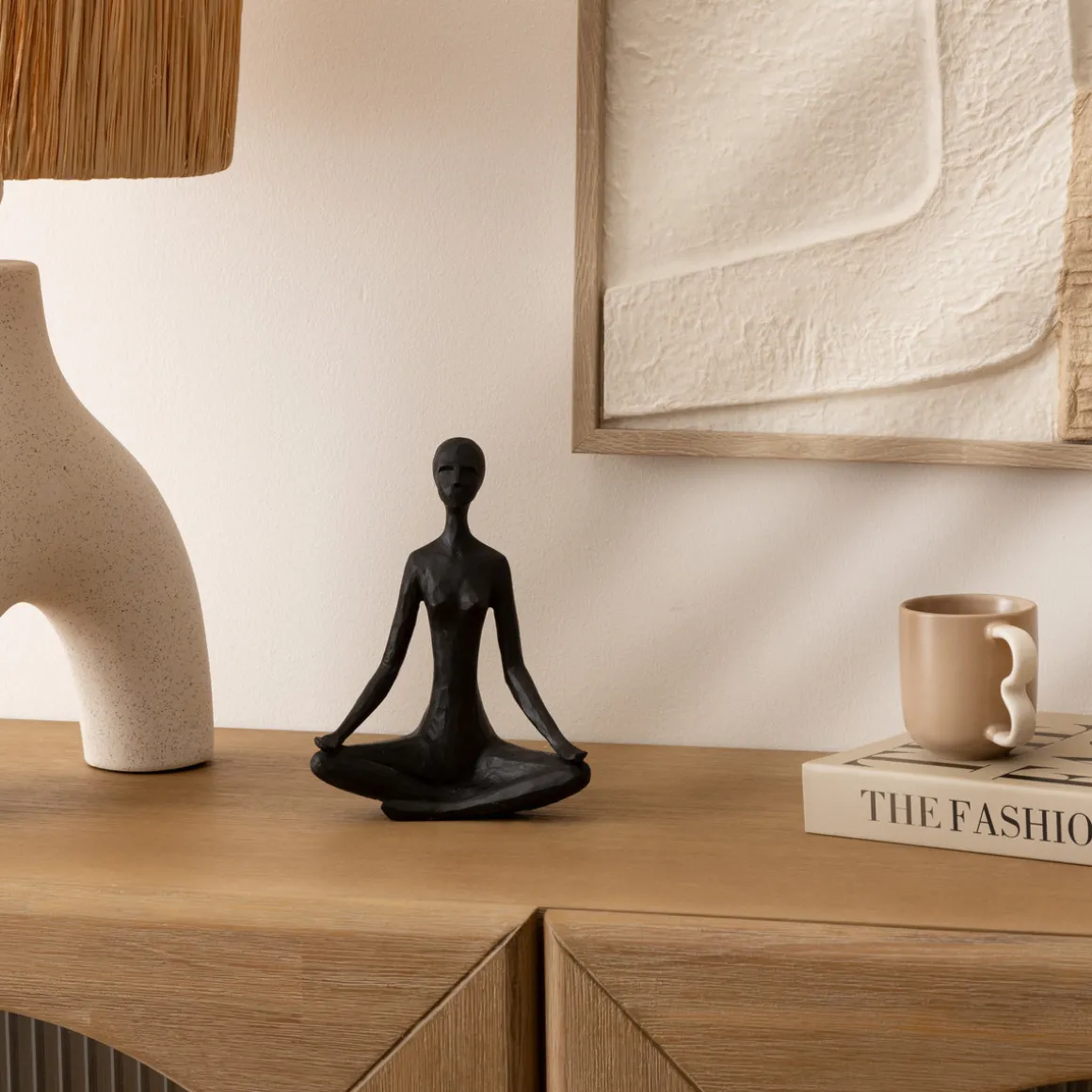 Statuette femme, résine