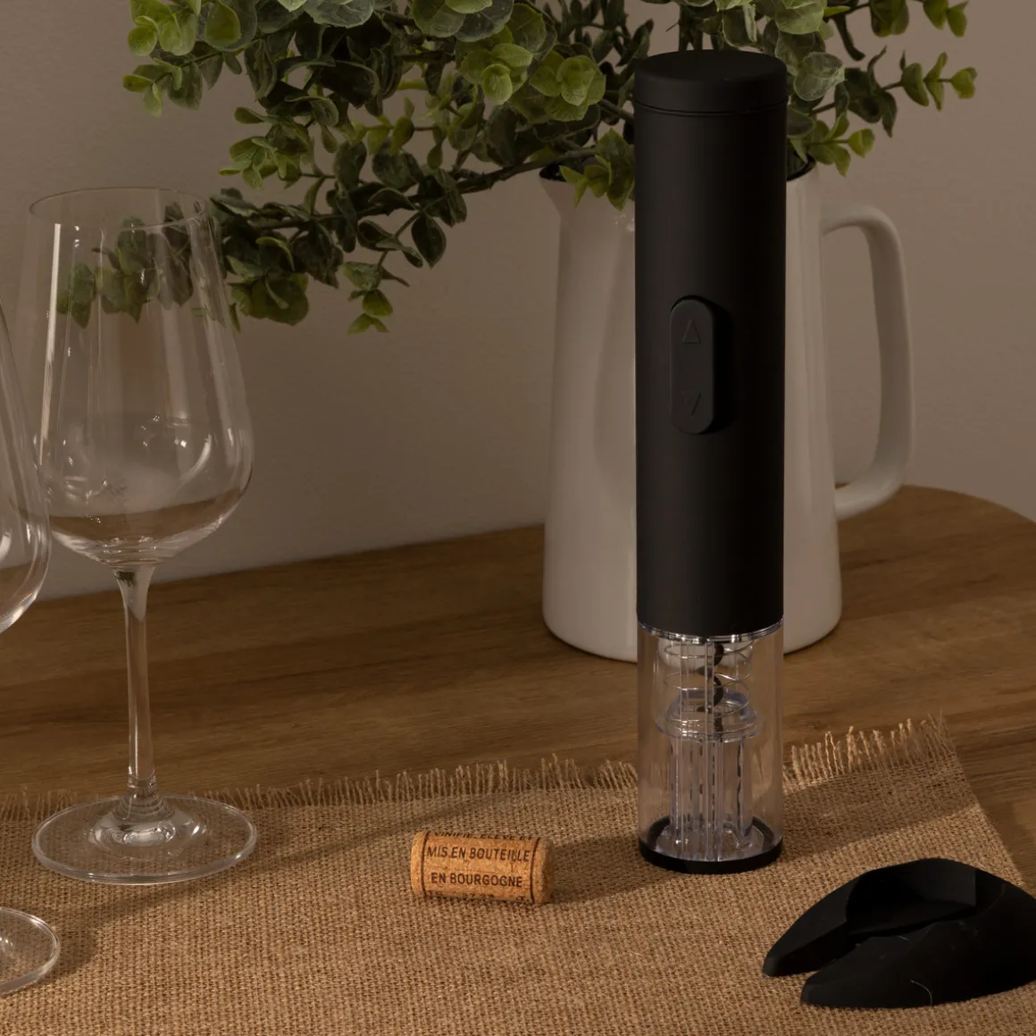 Tire-bouchon électrique et coupe capsule